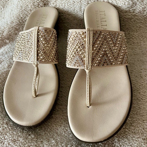 Italian Women's Cream wedge Sandals - Picture 1 of 3